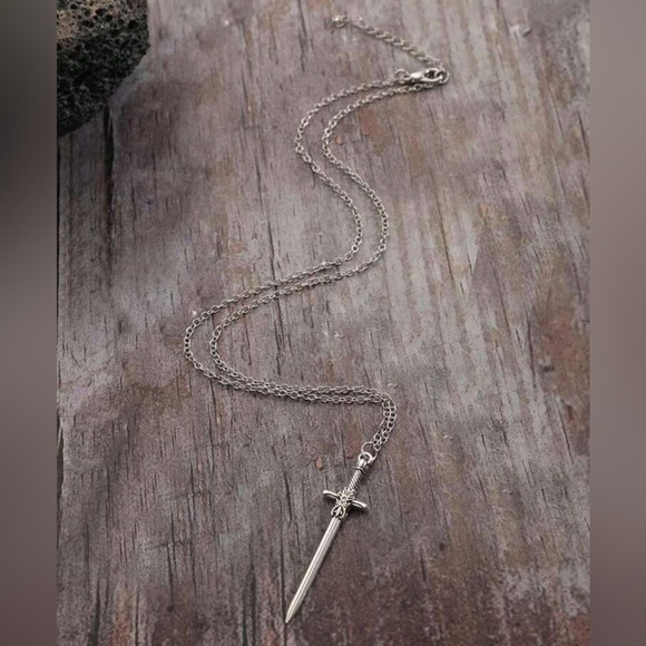 Vintage Viking Style Necklace - Picture 4 of 4